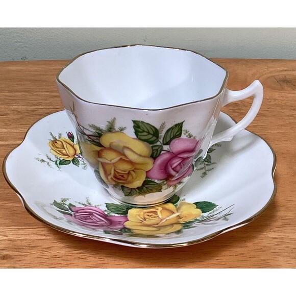 Queen Anne Fine Bone China England Yellow and Pink Roses Tea Cup and Saucer - Picture 1 of 11